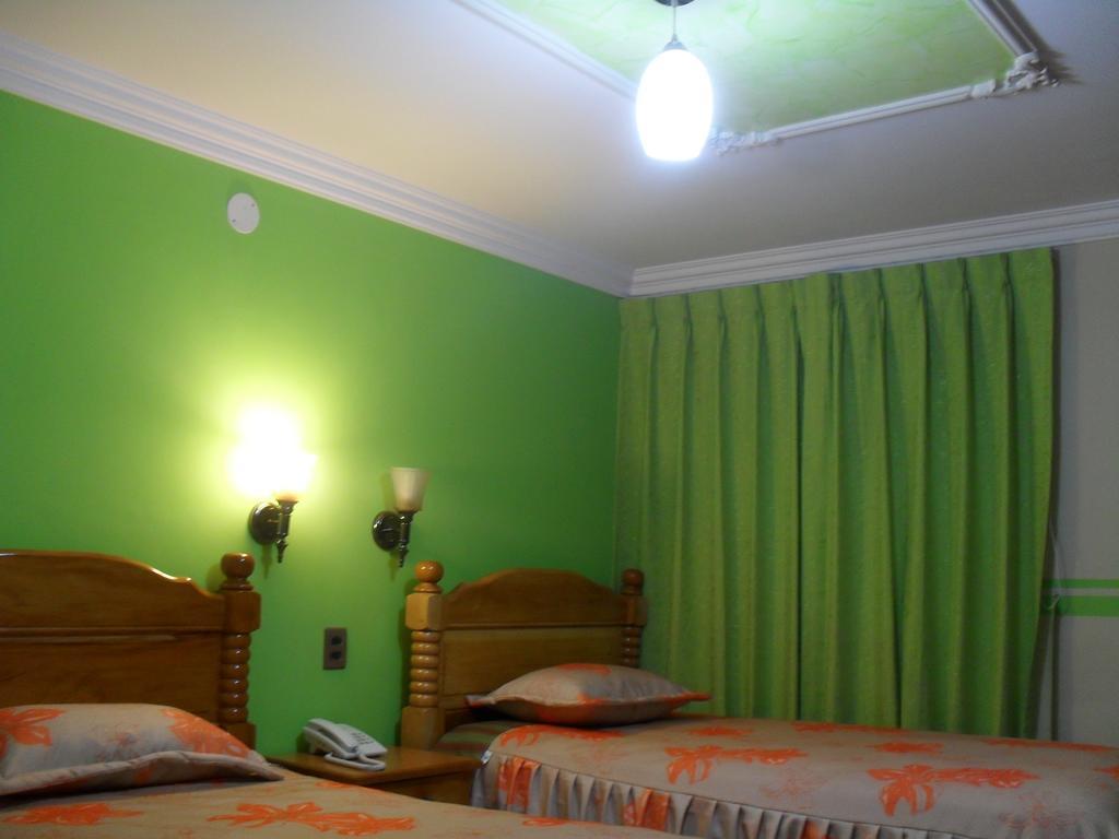 Hostal Corona Blanca Sucre Chambre photo