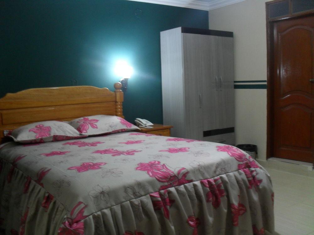 Hostal Corona Blanca Sucre Extérieur photo
