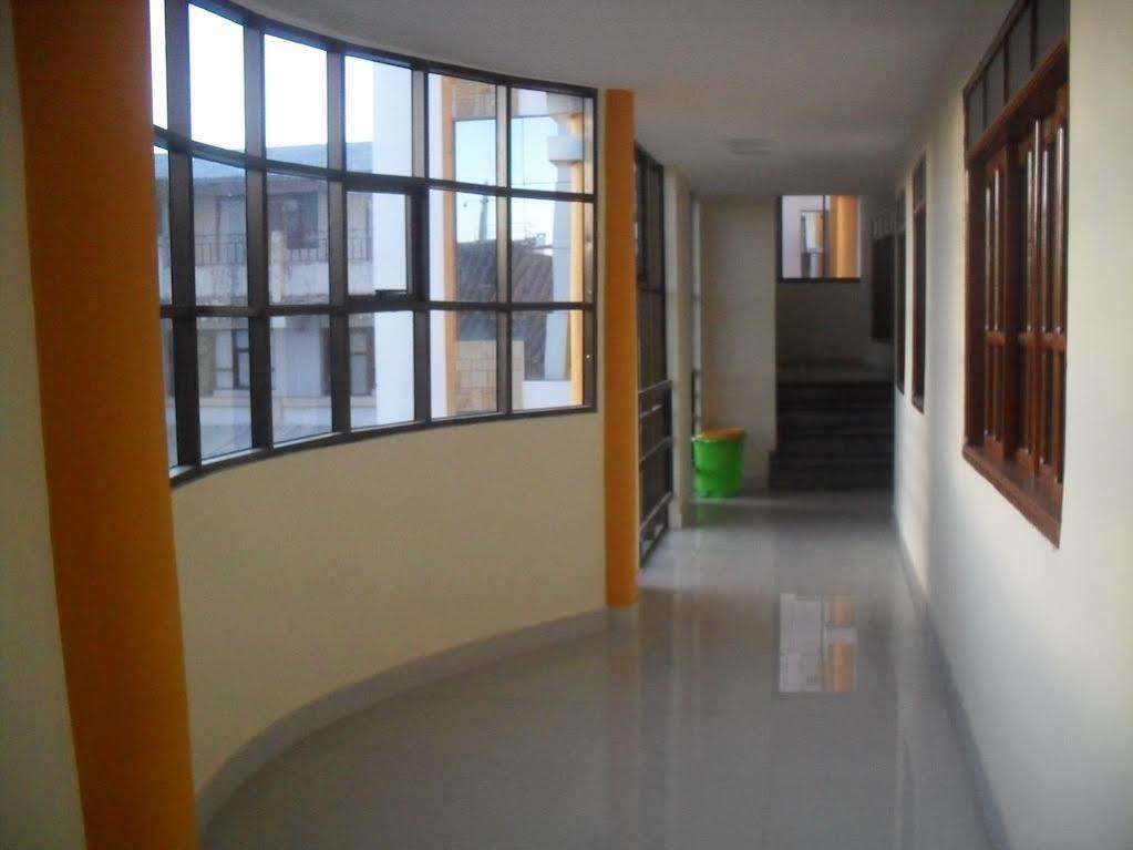 Hostal Corona Blanca Sucre Extérieur photo